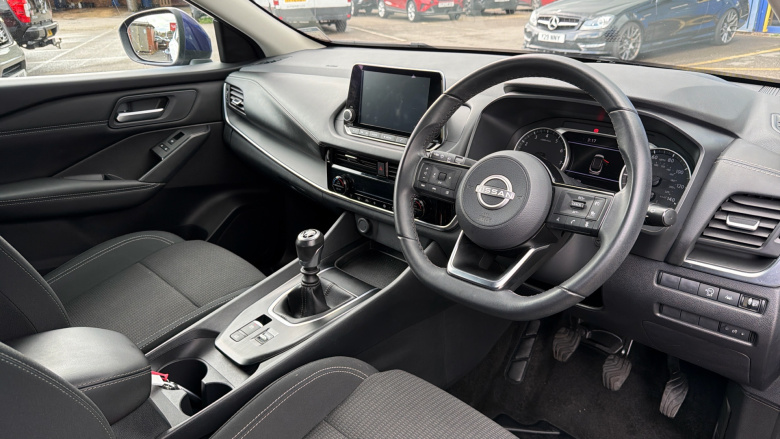 Nissan Qashqai 1.3 DiG-T MH Acenta Premium 5dr Petrol Hatchback